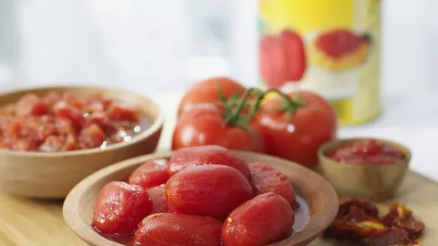 کنسرو گوجه فرنگی درسته غلیظ و بدون مواد افزودنی